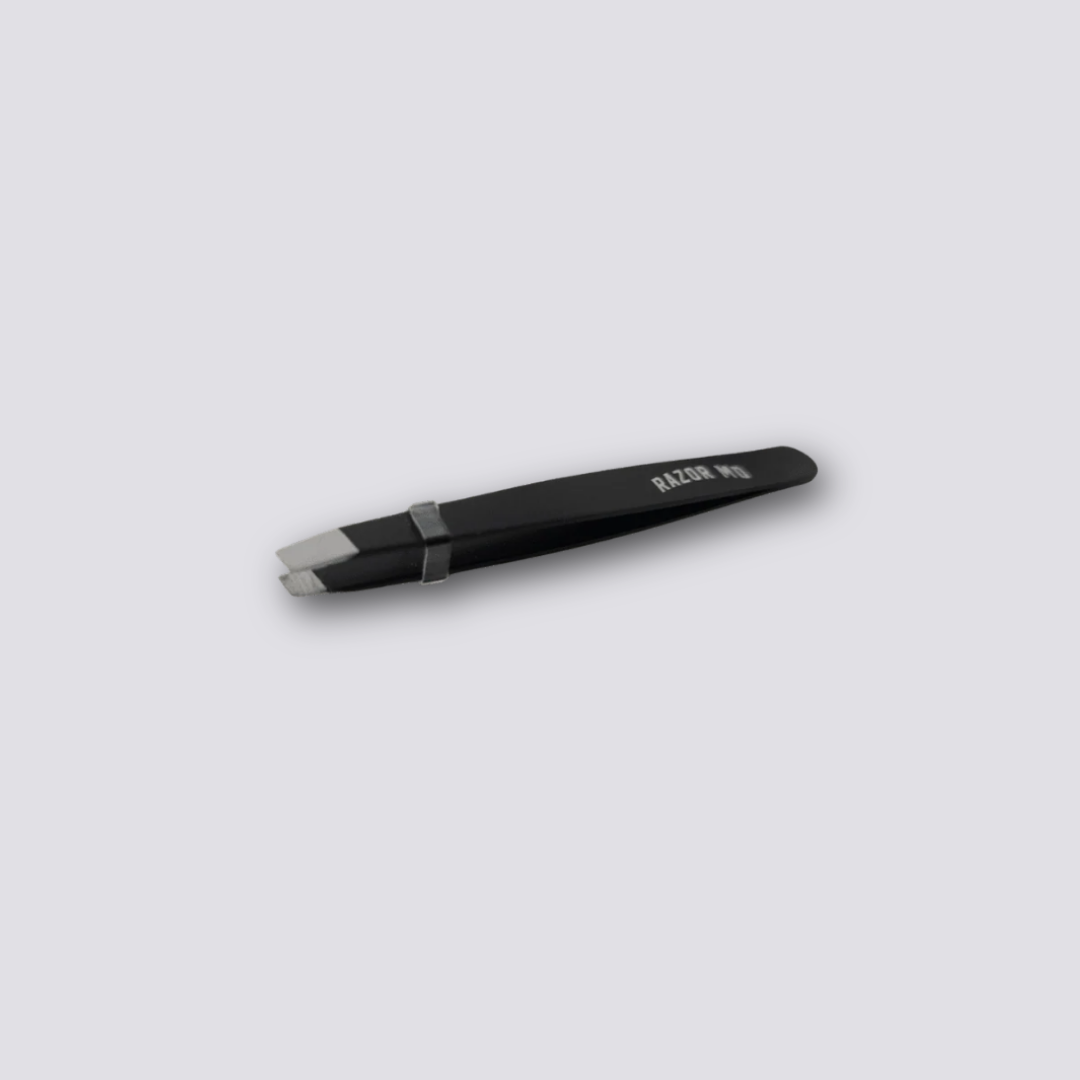 Pince à épiler Razor MD Slanted Blackout